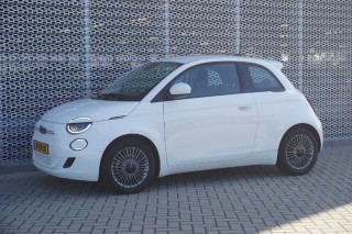Private Lease deze Fiat 500E Berlina 42kWh ev business launch edition 87kW aut (K-712-JK) vanaf 399 euro per maand