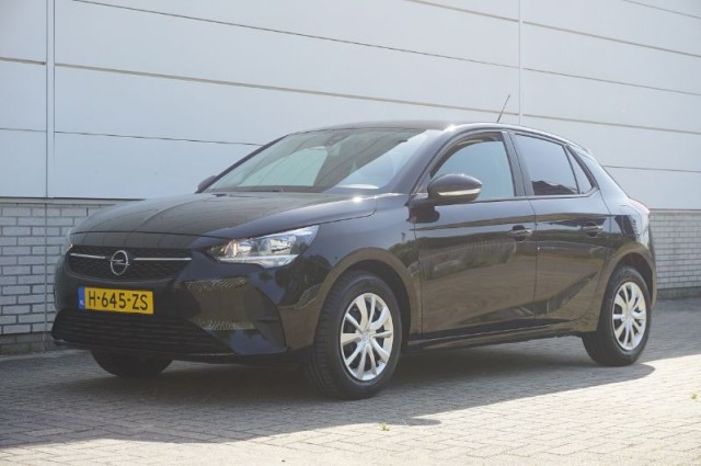 Private Lease nu als outlet aanbieding extra voordelig deze Opel Corsa 1.2 edition 55kW (H-645-ZS) van IKRIJ.nl vanaf €279 per maand