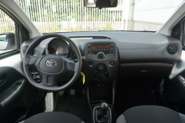 Toyota Aygo 1.0vvti x-fun 53kW AIRCO (ZV-780-N)